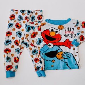 Sesame Street // 2 Piece Cookie Monster Pajama Set